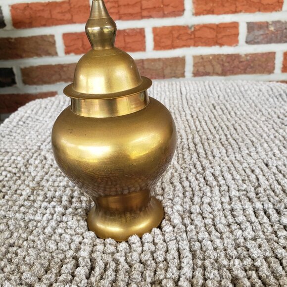 Cute Vintage Small Brass Urn - Picture 4 of 8